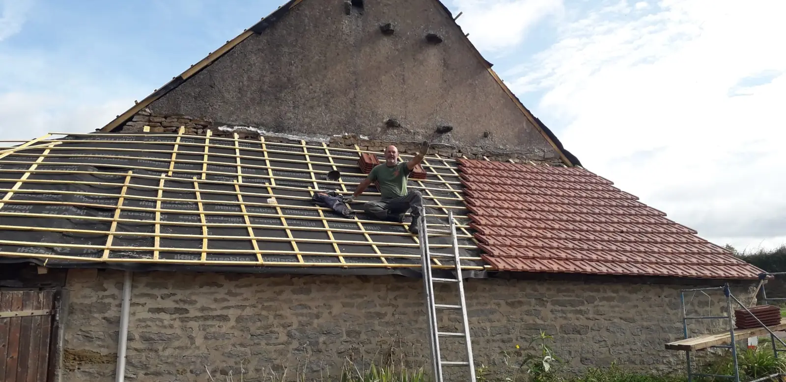 Pose d'écran de sous-toiture et de fenêtres de toit — Richard Toitures, couvreur à Montbazon