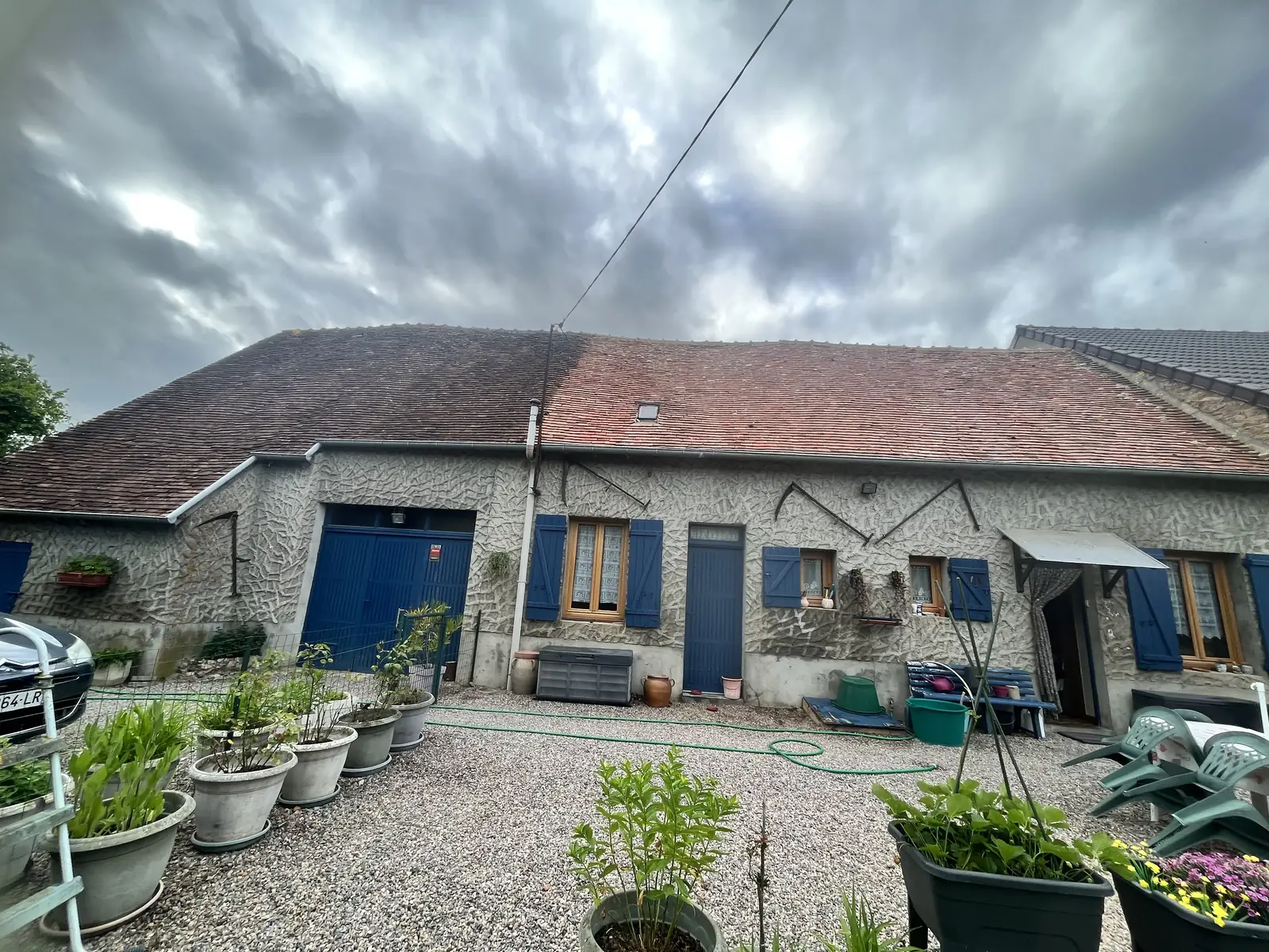 Ferme en pierre et sa toiture — Richard Toitures, couvreur à Savonnières