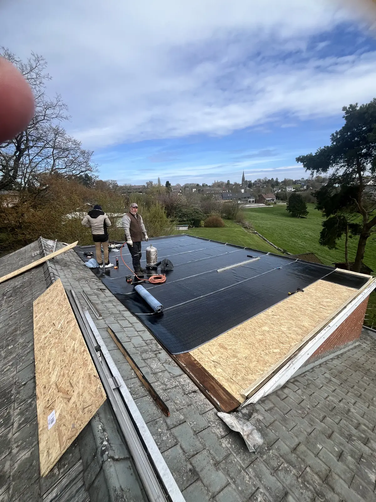 Toiture en cours de travaux d'étanchéité — Richard Toitures, couvreur à Monts